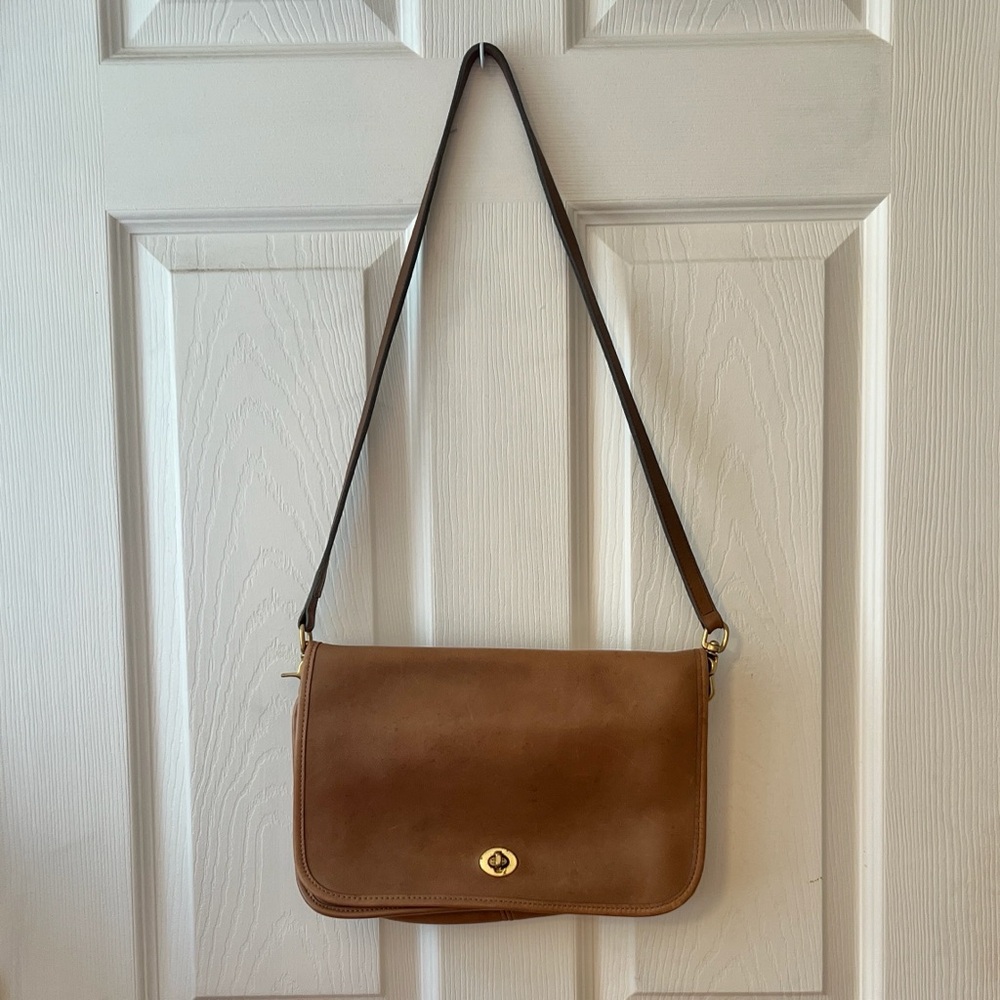Vintage Coach Brown Leather Shoulder Bag